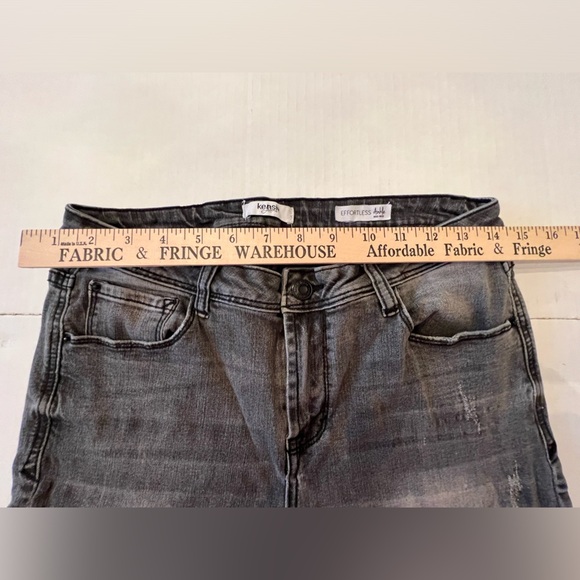 KENSIE EFFORTLESS ANKLE MID RISE   COLOR BLACK DISTRESSED.   SIZE 10/30 - Picture 4 of 12